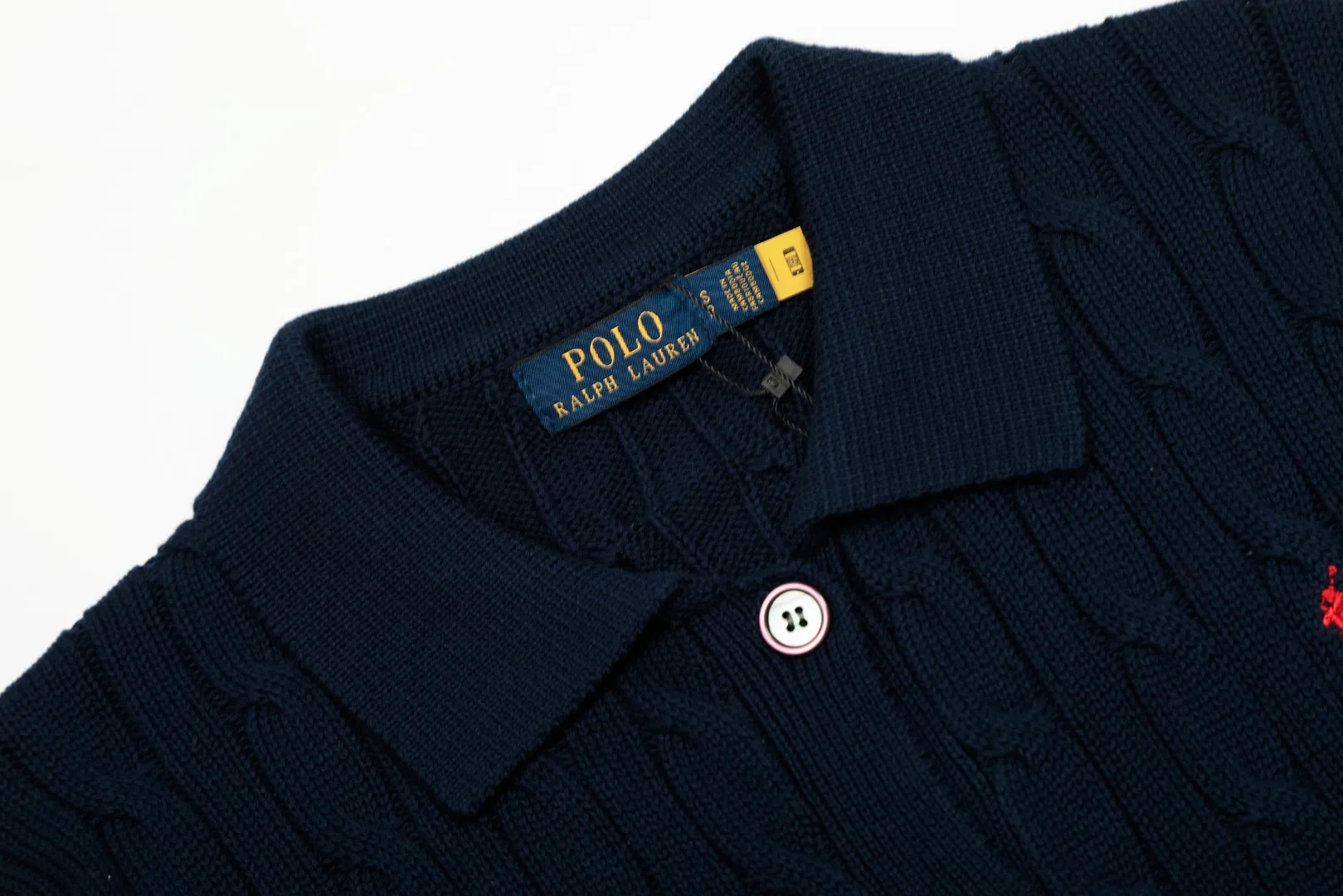 P270 Top quality" Style number: DS822# (not off the shelves all year round) [Ralph Lauren solid color pony embroidered logo lapel twist knitted cardigan] ✅Ralph Lauren Ralph Lauren classic basic versatile lapel knitted cardigan jacket ✅Main supply platform live broadcast Wholesale entity Replacement when out of stock Not off the shelf ✅ZP quality 1:1 version Scan the code to enter the GF website Counter quality ✅Detailed quality is the only one in Guangzhou Imported quality cotton yarn, focusing on high-end, cost-effective, good quality needless to say ✅The version is restored to the original order, the maximum size can be worn up to 160 pounds, loose, comfortable and stress-free ✅The upper body is simple and easy to match, ootd must-have style, good-looking clothes are never picky, a must-have recommendation for couples. Size: S-XL Color: black white gray almond light blue khaki pink burgundy Chinese red navy white label navy red label
